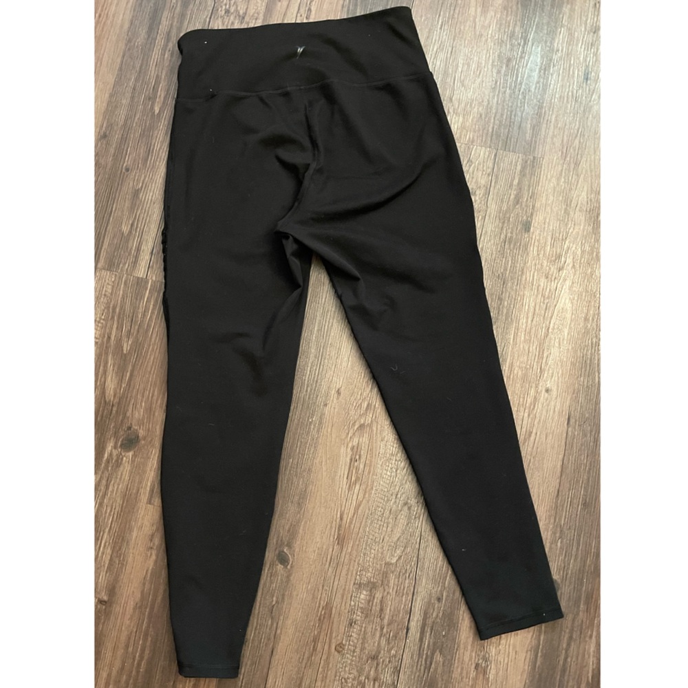 Black leggings! - Picture 2 of 2